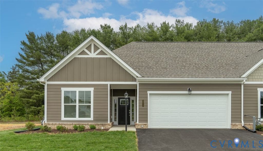 8724 Hope Farm Ln, Mechanicsville, VA 23111