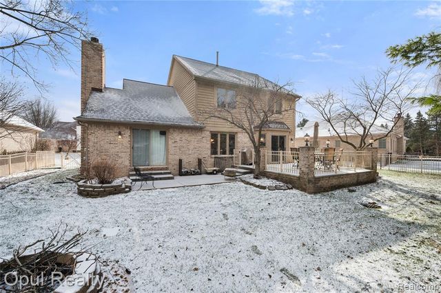 19935 Irving Drive, Livonia, MI 48152