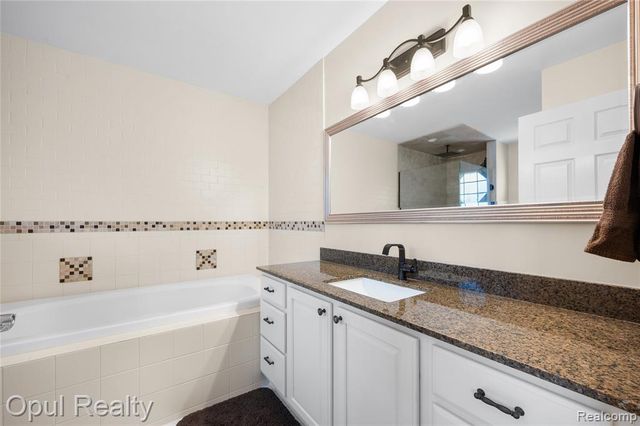 19935 Irving Drive, Livonia, MI 48152