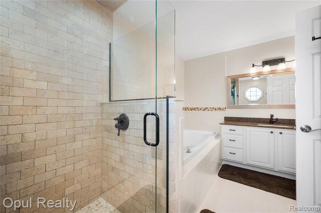 19935 Irving Drive, Livonia, MI 48152