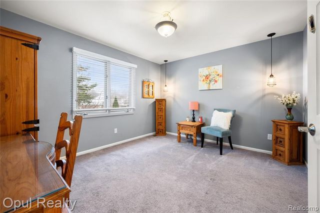 19935 Irving Drive, Livonia, MI 48152