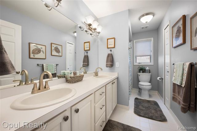 19935 Irving Drive, Livonia, MI 48152