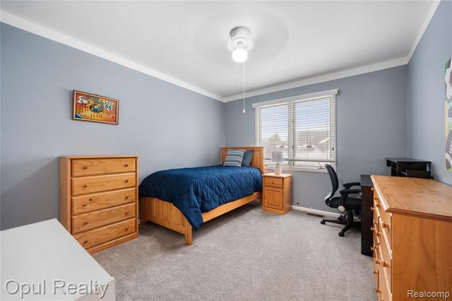 19935 Irving Drive, Livonia, MI 48152