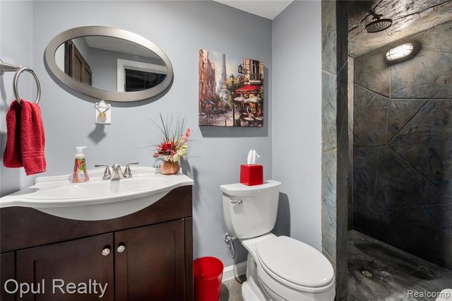 19935 Irving Drive, Livonia, MI 48152