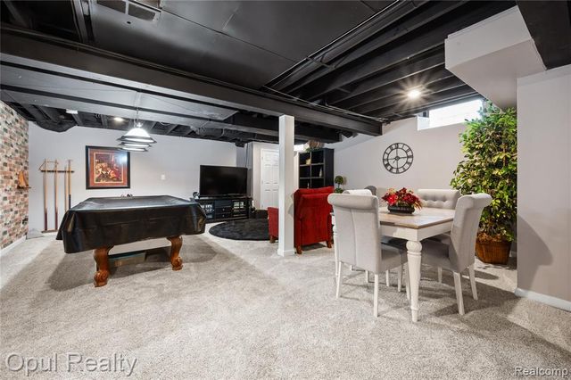 19935 Irving Drive, Livonia, MI 48152