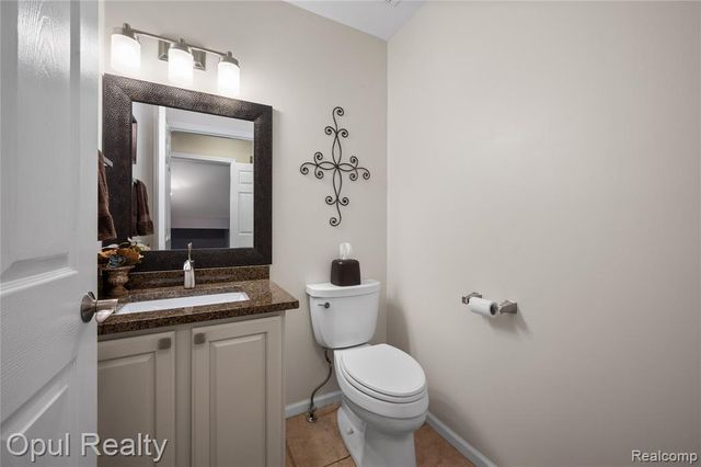 19935 Irving Drive, Livonia, MI 48152