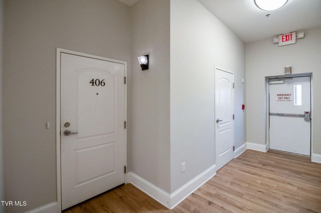 116 Tipton Street Apt 406, Johnson City, TN 37604