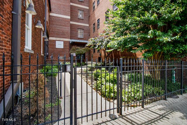 116 Tipton Street Apt 406, Johnson City, TN 37604
