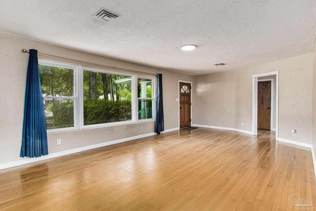 2033 E Bobe St, Pensacola, FL 32503