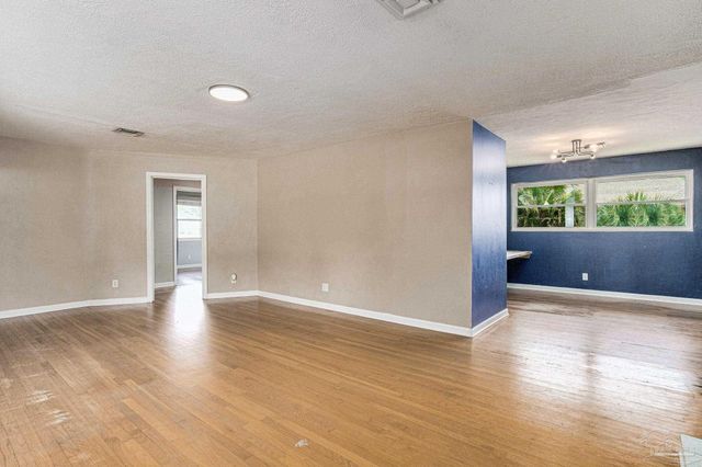 2033 E Bobe St, Pensacola, FL 32503