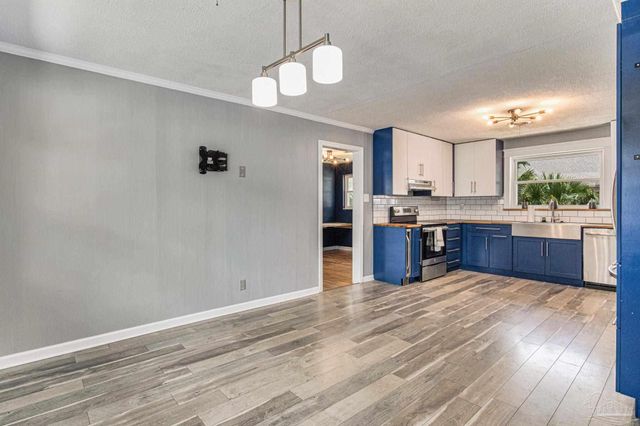 2033 E Bobe St, Pensacola, FL 32503