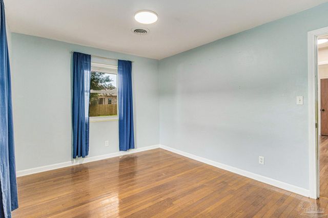 2033 E Bobe St, Pensacola, FL 32503