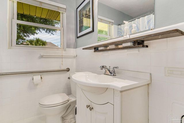 2033 E Bobe St, Pensacola, FL 32503