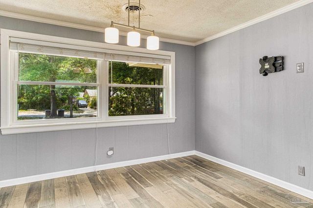 2033 E Bobe St, Pensacola, FL 32503