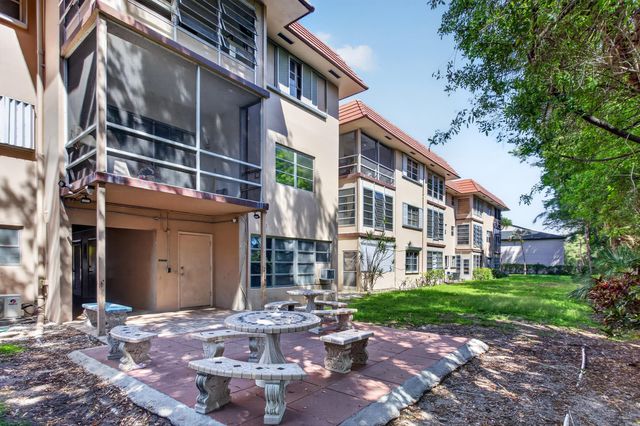 3930 Crystal Lake Drive 209, Deerfield Beach, FL 33064