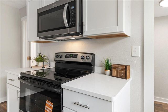 727 E Dale Street, Springfield, MO 65803