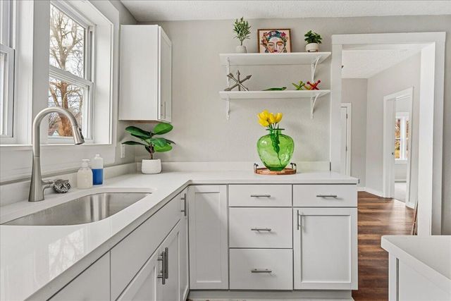 727 E Dale Street, Springfield, MO 65803