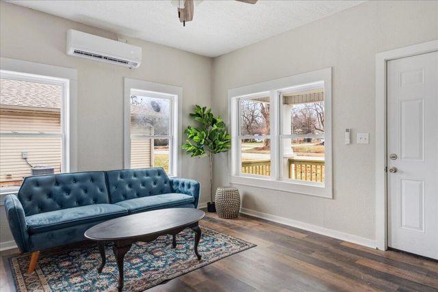 727 E Dale Street, Springfield, MO 65803