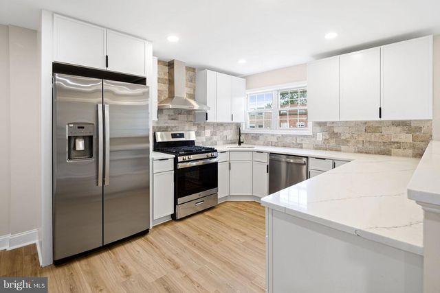 3609 ESSEX LN, Philadelphia, PA 19114