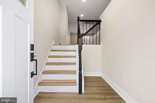 3609 ESSEX LN, Philadelphia, PA 19114