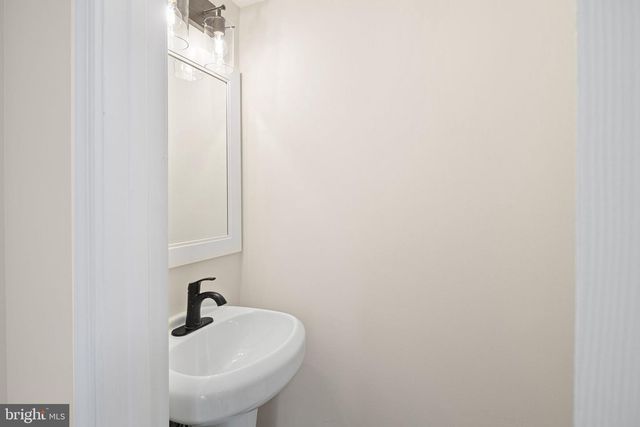 3609 ESSEX LN, Philadelphia, PA 19114