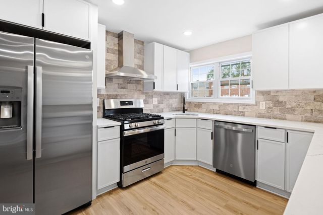 3609 ESSEX LN, Philadelphia, PA 19114