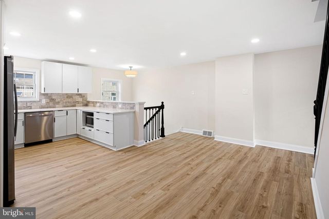 3609 ESSEX LN, Philadelphia, PA 19114