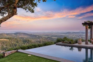 17256 7th St E, Sonoma, CA 95476