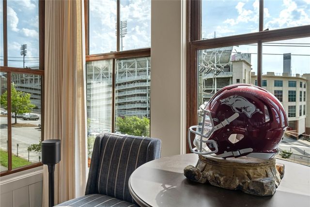 313 N Game Day, Fayetteville, AR 72701