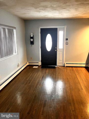 604 CLAY DR, Conshohocken, PA 19428
