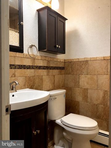 604 CLAY DR, Conshohocken, PA 19428