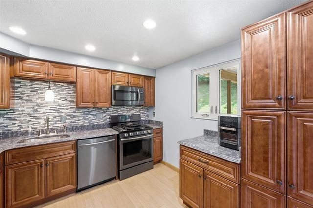 18 Kohleen Drive, Robinson Twp, PA 15136