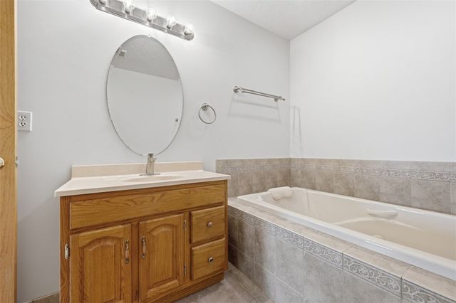 18 Kohleen Drive, Robinson Twp, PA 15136