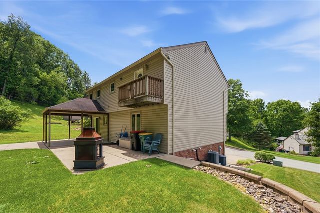 18 Kohleen Drive, Robinson Twp, PA 15136
