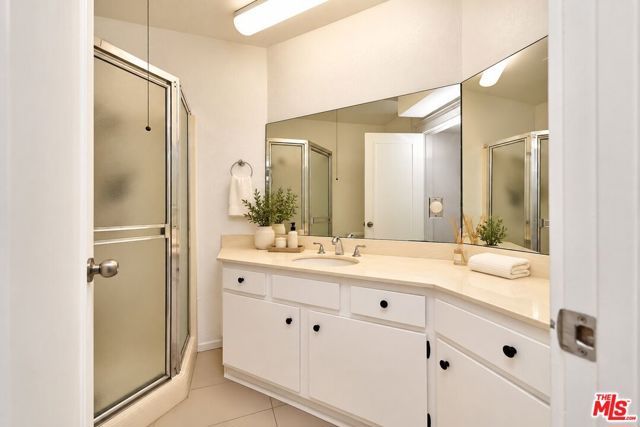 200 S La Fayette Park Place 2, Los Angeles, CA 90057