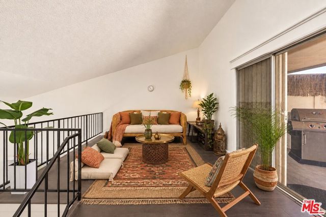 200 S La Fayette Park Place 2, Los Angeles, CA 90057