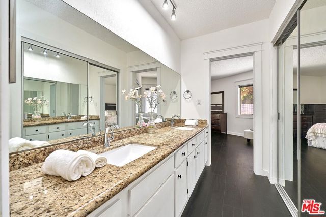 200 S La Fayette Park Place 2, Los Angeles, CA 90057