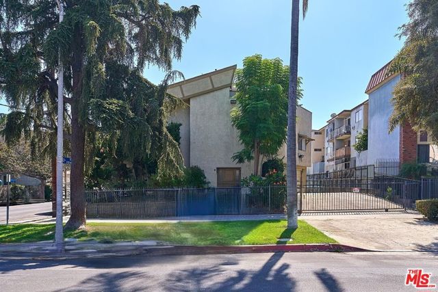 200 S La Fayette Park Place 2, Los Angeles, CA 90057