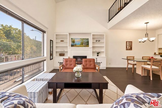 200 S La Fayette Park Place 2, Los Angeles, CA 90057
