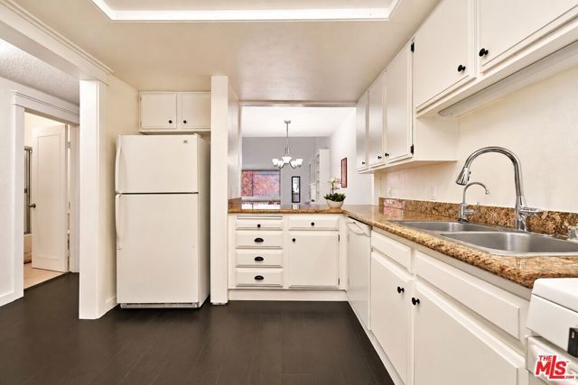 200 S La Fayette Park Place 2, Los Angeles, CA 90057
