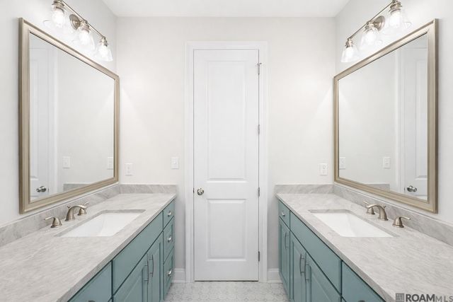 36476 Royal Oak Dr, Prairieville, LA 70769