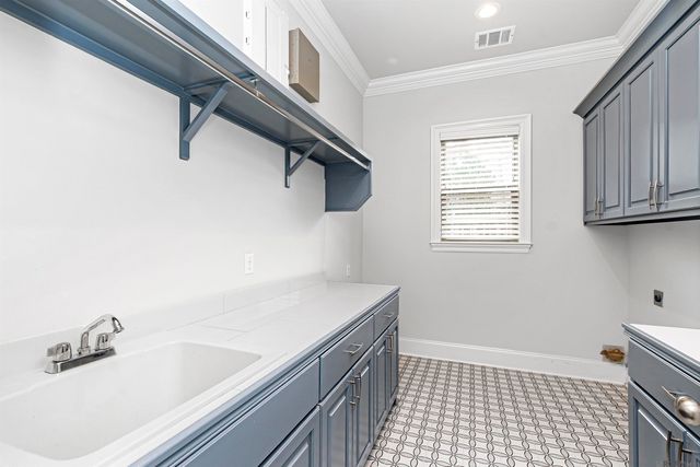 36476 Royal Oak Dr, Prairieville, LA 70769