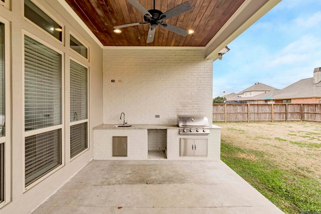 36476 Royal Oak Dr, Prairieville, LA 70769