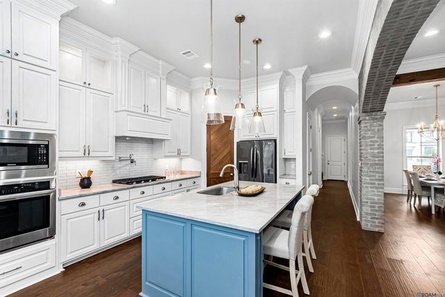 36476 Royal Oak Dr, Prairieville, LA 70769