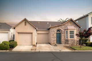 685 W Edinburgh Lane, Clovis, CA 93619