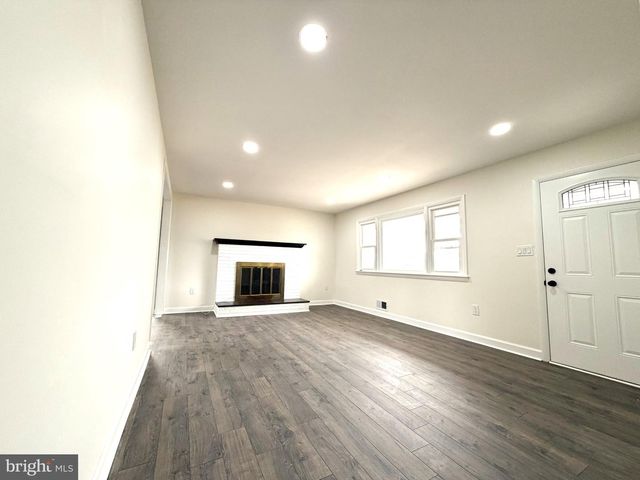 7629 HURON DR, Gainesville, VA 20155