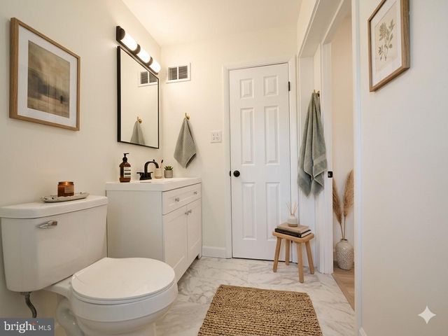 7629 HURON DR, Gainesville, VA 20155