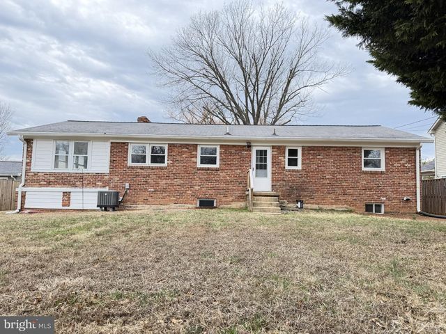 7629 HURON DR, Gainesville, VA 20155
