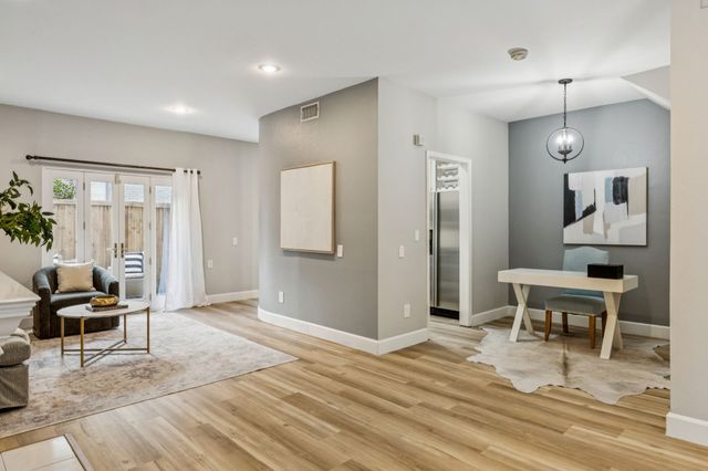 4242 Travis Street 108, Dallas, TX 75205