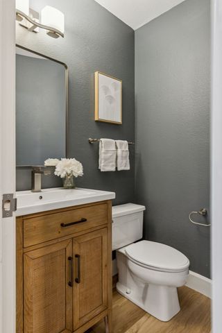 4242 Travis Street 108, Dallas, TX 75205